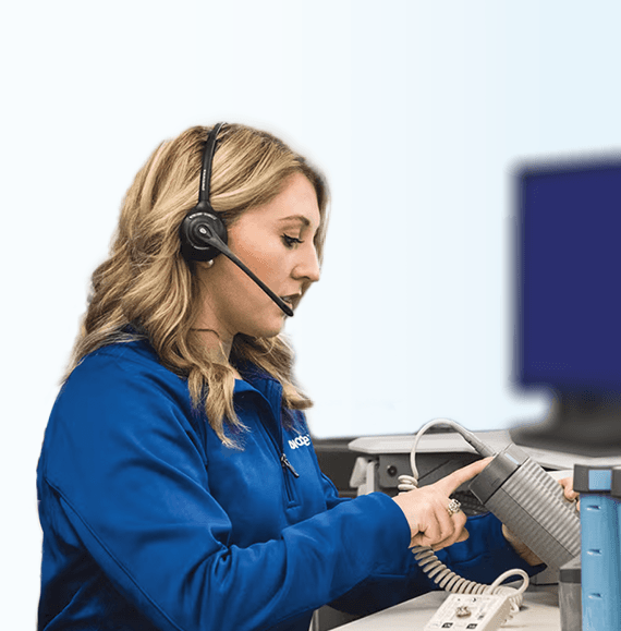 Agent assisting TTFields user over phone